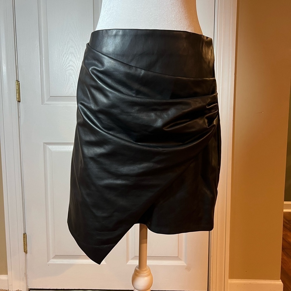 Pink Lily Women's Size Large Black Faux Leather Asymmetrical Rusched Mini Skirt